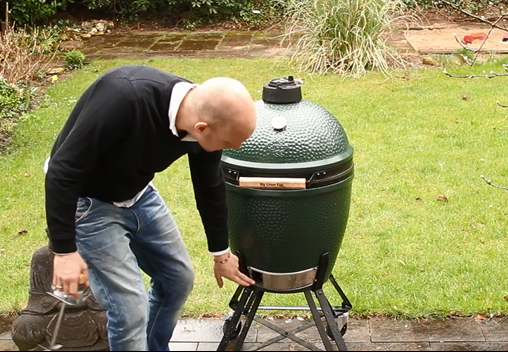 Adjusting Big Green Egg