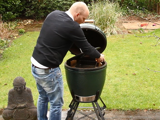 Big Green Egg smoking chips