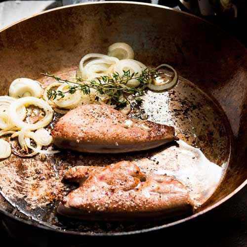 Fried Veal Liver with Marjoram, Roasted Onions and Apples