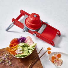 de Buyer  Mandoline Swing Plus rot mit horizontaler Doppelklinge und Julienne-Doppelklinge